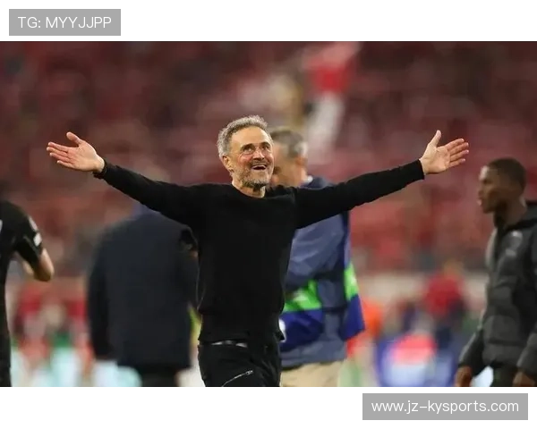 球员退役后当裁判，首场就判老东家点球
